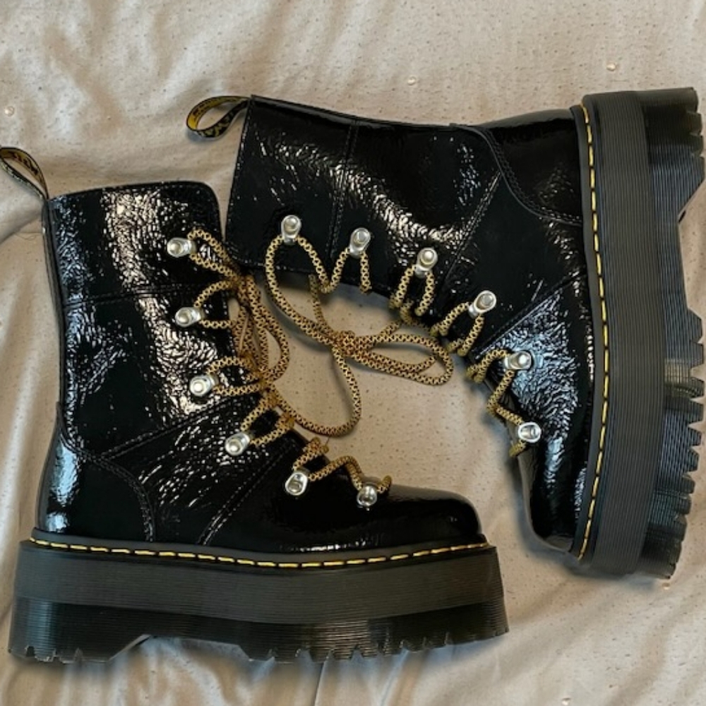 Dr. Martens GHILANA MAX DISTRESSED PATENT LEATHER PLATFORM BOOTS women size 7